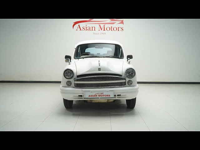 Second Hand Hindustan Motors Ambassador Classic 2000 DSZ AC in Hyderabad