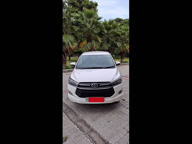 Second Hand Toyota Innova Crysta [2016-2020] 2.4 G 8 STR [2016-2017] in Lucknow