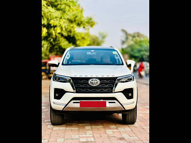 Second Hand Toyota Fortuner 4X2 MT 2.8 Diesel in Lucknow