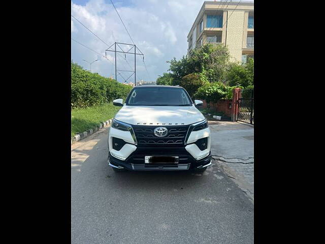 Second Hand Toyota Fortuner 4X2 AT 2.8 Diesel in Delhi