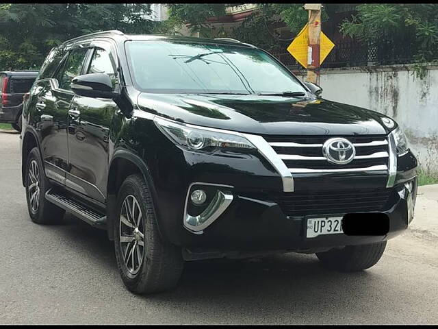 Second Hand Toyota Fortuner [2016-2021] 2.8 4x4 MT [2016-2020] in Lucknow