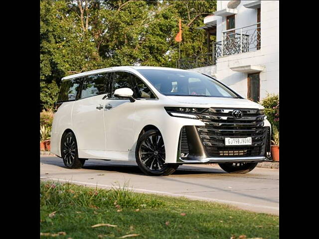 Second Hand Toyota Vellfire Hi in Delhi