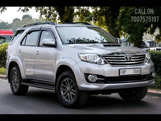 Second Hand Toyota Fortuner 3.0 4x2 MT in लखनऊ