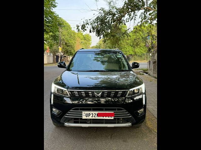 Second Hand Mahindra XUV300 [2019-2024] W8 (O) 1.5 Diesel AMT Dual Tone in Lucknow