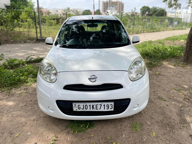 wrecked nissan leaf