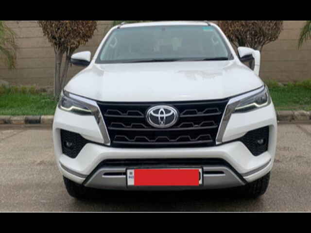 Second Hand Toyota Fortuner 4X2 AT 2.8 Diesel in Delhi