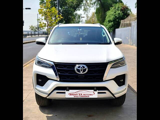 Second Hand Toyota Fortuner 4X4 MT 2.8 Diesel in Ahmedabad