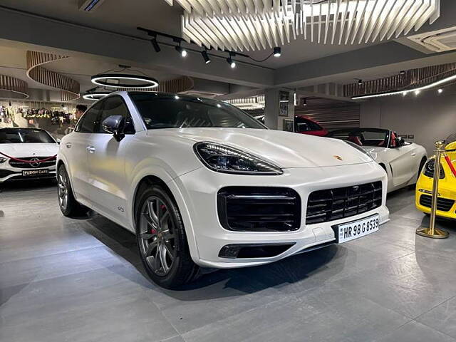 Porsche Cayenne Mileage (10 km/l) - Cayenne Petrol Mileage - CarWale