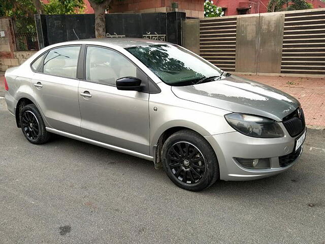 Skoda rapid black