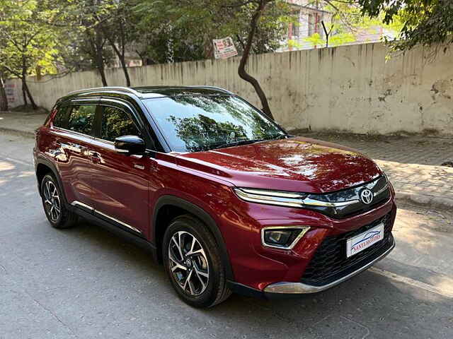 Second Hand Toyota Urban Cruiser Hyryder V Hybrid in Delhi