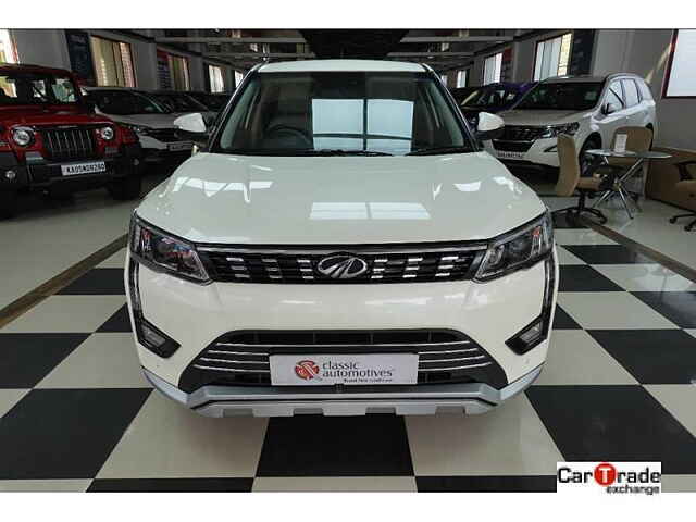 Second Hand Mahindra XUV300 [2019-2024] W8 (O) 1.5 Diesel AMT in Bangalore