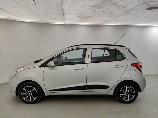 Second Hand Hyundai Grand i10 Sportz (O) AT 1.2 Kappa VTVT [2017-2018] in Indore