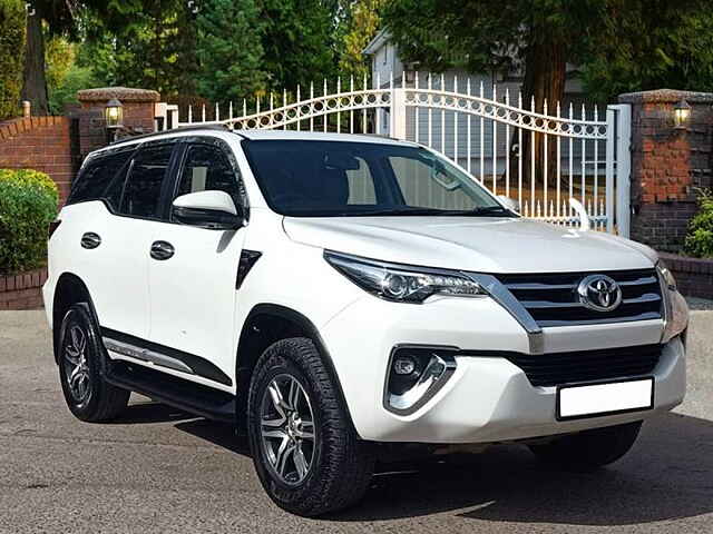 Second Hand Toyota Fortuner [2016-2021] 2.8 4x2 MT [2016-2020] in Delhi