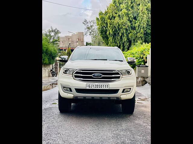 Second Hand Ford Endeavour Titanium Plus 3.2 4x4 AT in Ahmedabad