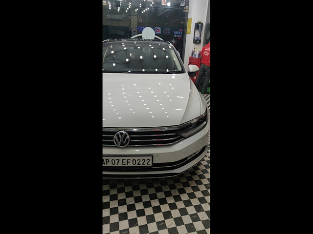 Second Hand Volkswagen Passat Highline in Dehradun