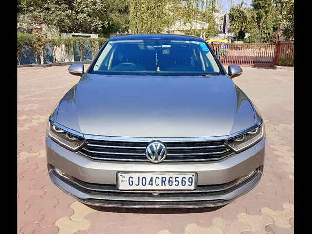 Second Hand Volkswagen Passat Highline in Ahmedabad