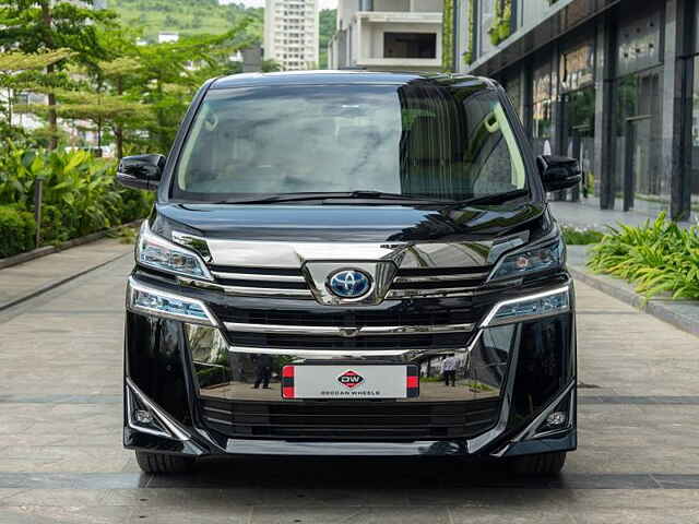 Second Hand Toyota Vellfire VIP – Executive Lounge in Pune