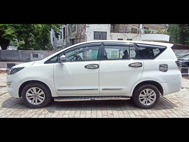 Second Hand Toyota Innova Crysta [2016-2020] 2.4 G 7 STR [2016-2017] in Kanpur