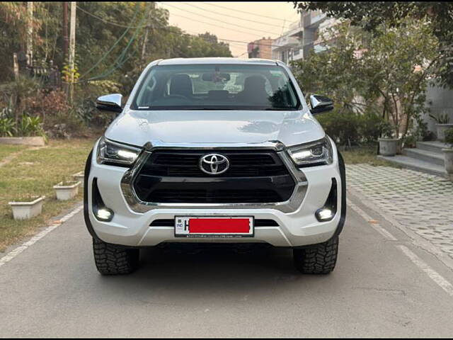 Second Hand Toyota Hilux High 4X4 AT in Delhi