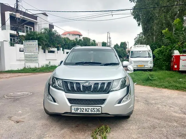 Second Hand Mahindra XUV500 [2015-2018] W10 AWD in Lucknow