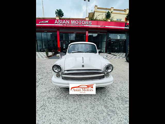 Second Hand Hindustan Motors Ambassador Classic 2000 DSZ AC in Hyderabad