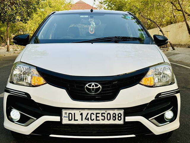 Second Hand Toyota Etios Liva V Dual Tone in Delhi