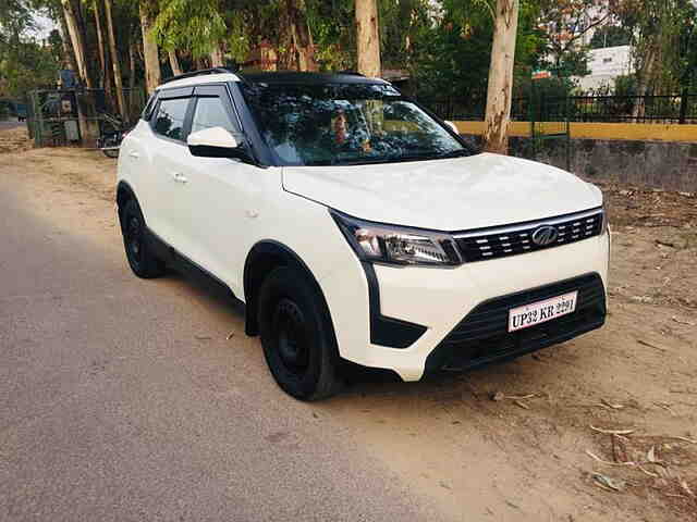 Second Hand Mahindra XUV300 1.5 W6 [2019-2020] in लखनऊ