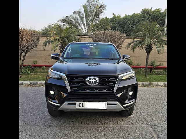 Second Hand Toyota Fortuner 4X2 AT 2.8 Diesel in Delhi