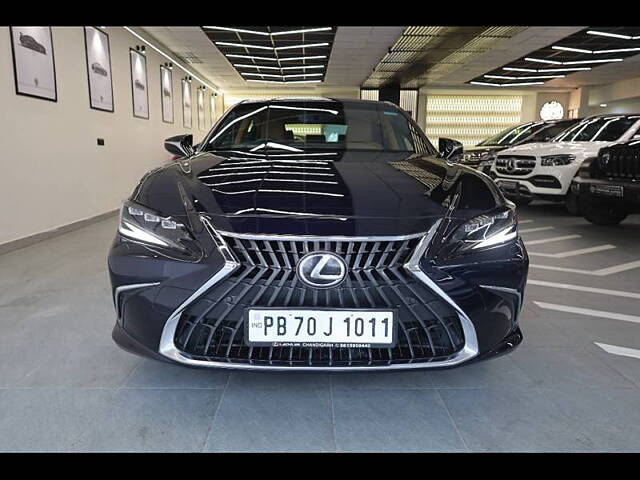 Second Hand Lexus ES 300h Luxury in Chandigarh