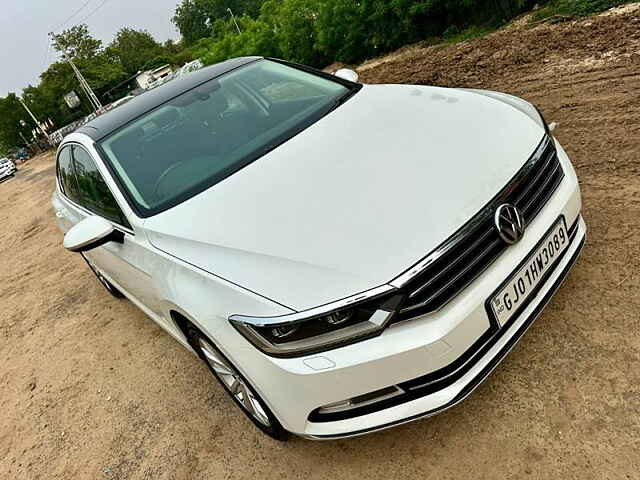 Second Hand Volkswagen Passat Highline in Ahmedabad