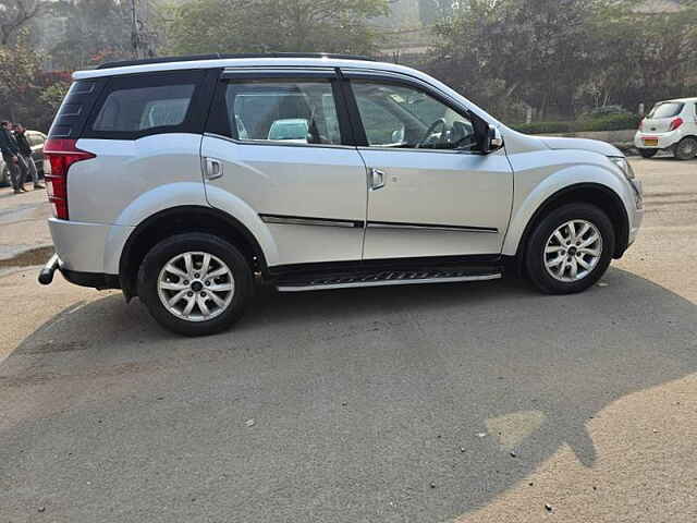 Second Hand Mahindra XUV500 [2015-2018] W10 AT 1.99 in Delhi