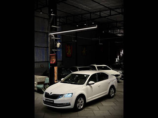 Second Hand Skoda Octavia [2017-2021] 1.8 TSI Style Plus AT [2017] in Delhi