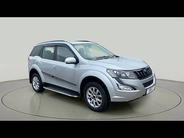 Second Hand Mahindra XUV500 W9 [2018-2020] in Surat