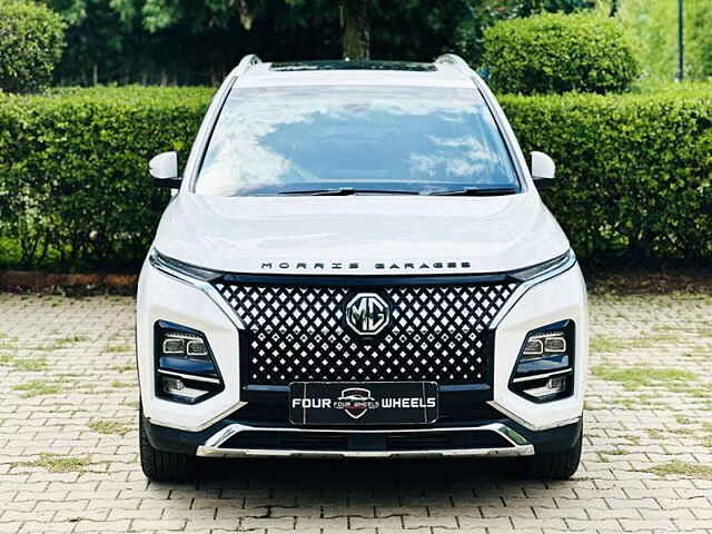 Second Hand MG Hector Plus Sharp 2.0 Diesel Turbo MT 6-STR in Bangalore