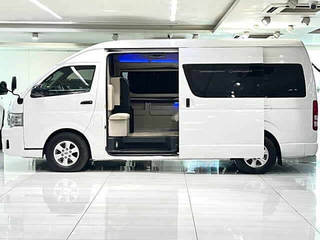 Second Hand Toyota Commuter HiAce 3.0 L in Mumbai