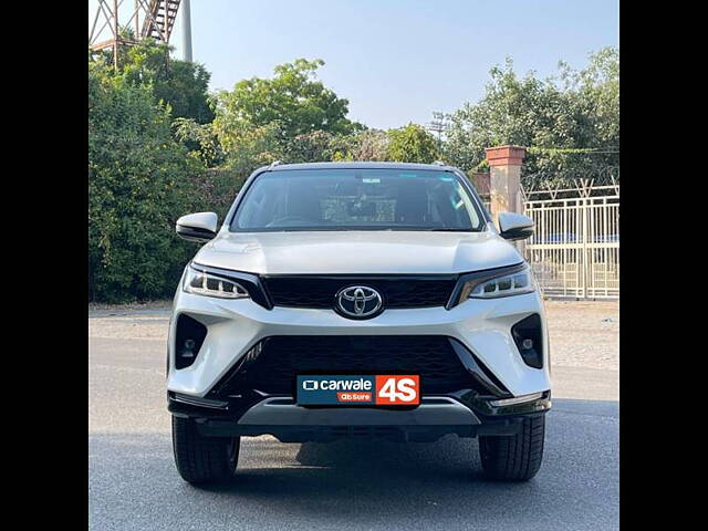 Second Hand Toyota Fortuner Legender 2.8 4X2 AT in Delhi