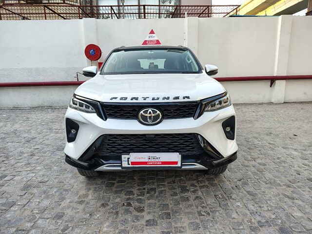 Second Hand Toyota Fortuner Legender 2.8 4X2 AT in Delhi