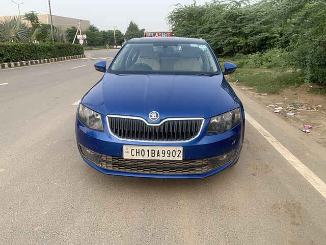 Second Hand Skoda Octavia [2013-2015] Elegance 2.0 TDI AT in Chandigarh