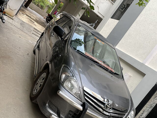 Second Hand Toyota Innova [2009-2012] 2.5 GX 8 STR BS-IV in Hyderabad