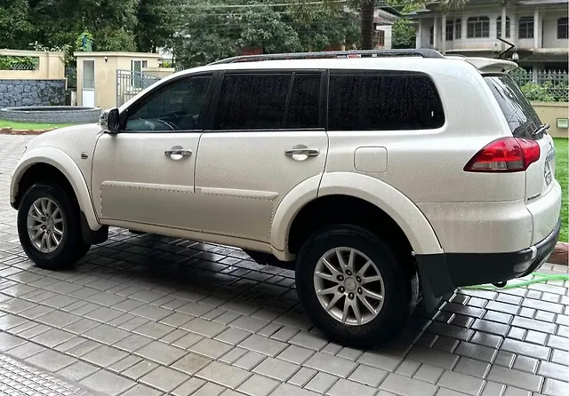 Used 2015 Mitsubishi Pajero Sport MT for sale in Kannur at Rs