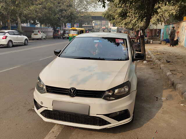 Second Hand Volkswagen Polo [2012-2014] Highline1.2L (P) in Delhi