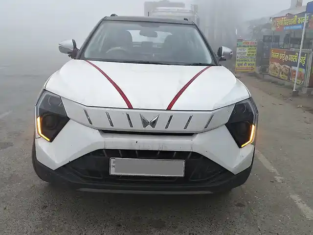Second Hand Mahindra XUV 3XO REVX M (O) Petrol 1.2L Turbo Manual in Varanasi