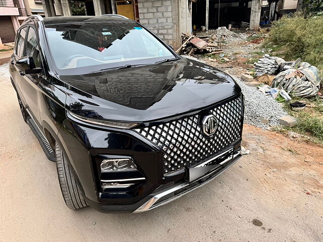 Second Hand MG Hector Plus Savvy Pro 1.5 Turbo Petrol CVT 6 STR in Bangalore