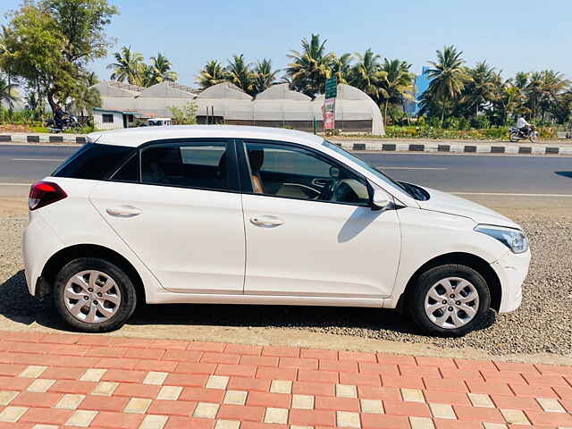 Second Hand Hyundai Elite i20 [2017-2018] Sportz 1.2 in Solapur