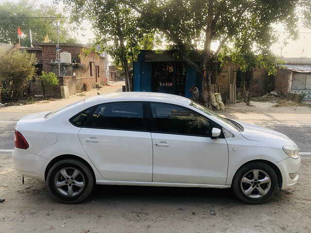 Second Hand Skoda Rapid [2011-2014] Elegance 1.6 MPI MT [2011-2014] in Rudrapur