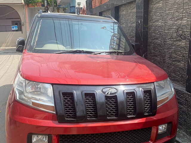 Second Hand Mahindra TUV300 [2015-2019] T8 mHAWK100 Dual Tone in Lucknow