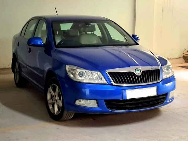 Second Hand Skoda Laura Elegance 2.0 TDI CR AT in Hyderabad