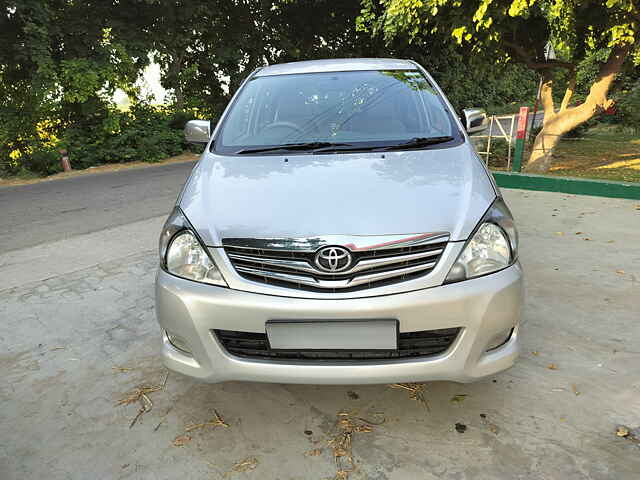 Second Hand Toyota Innova [2009-2012] 2.5 E 8 STR in Mandi Gobindgarh