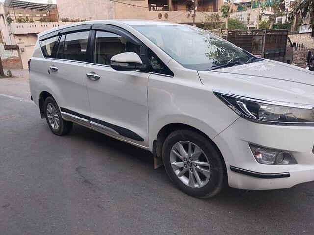 Second Hand Toyota Innova Crysta [2016-2020] 2.4 G 8 STR [2016-2017] in Kanpur