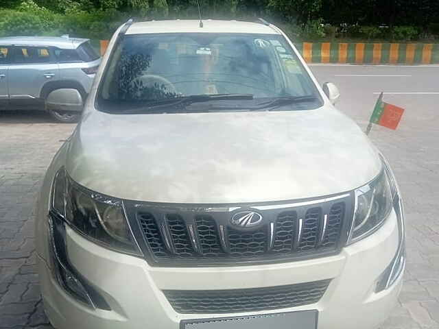 Second Hand Mahindra XUV500 [2015-2018] W4 in Greater Noida